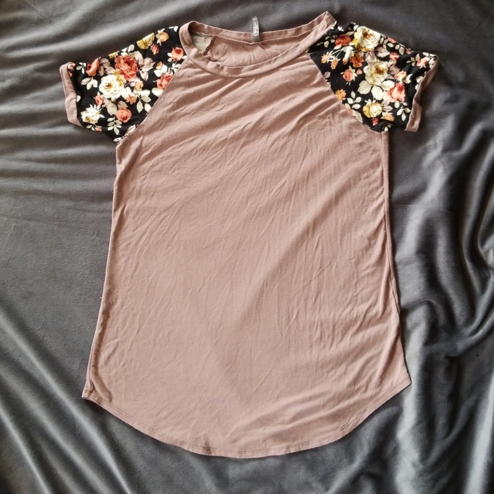 Cute casual top.